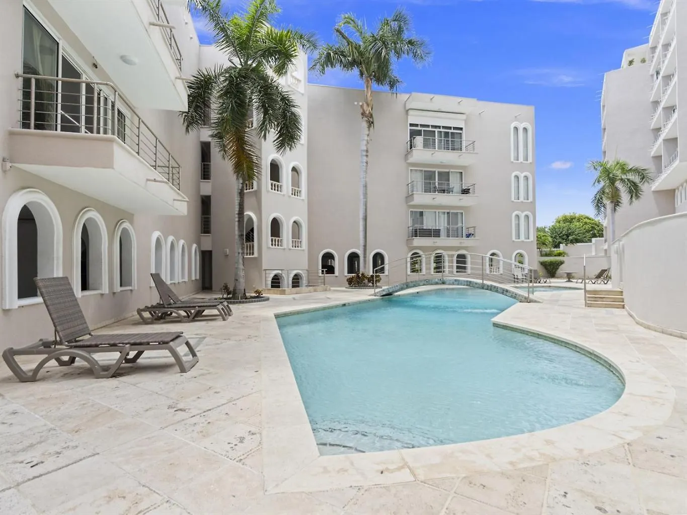 Crystal Waters Condo Lowlands