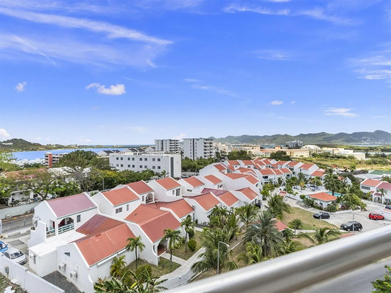 Aparthotel Crystal Waters Condo Lowlands