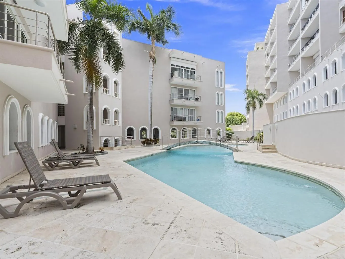 Crystal Waters Condo Lowlands