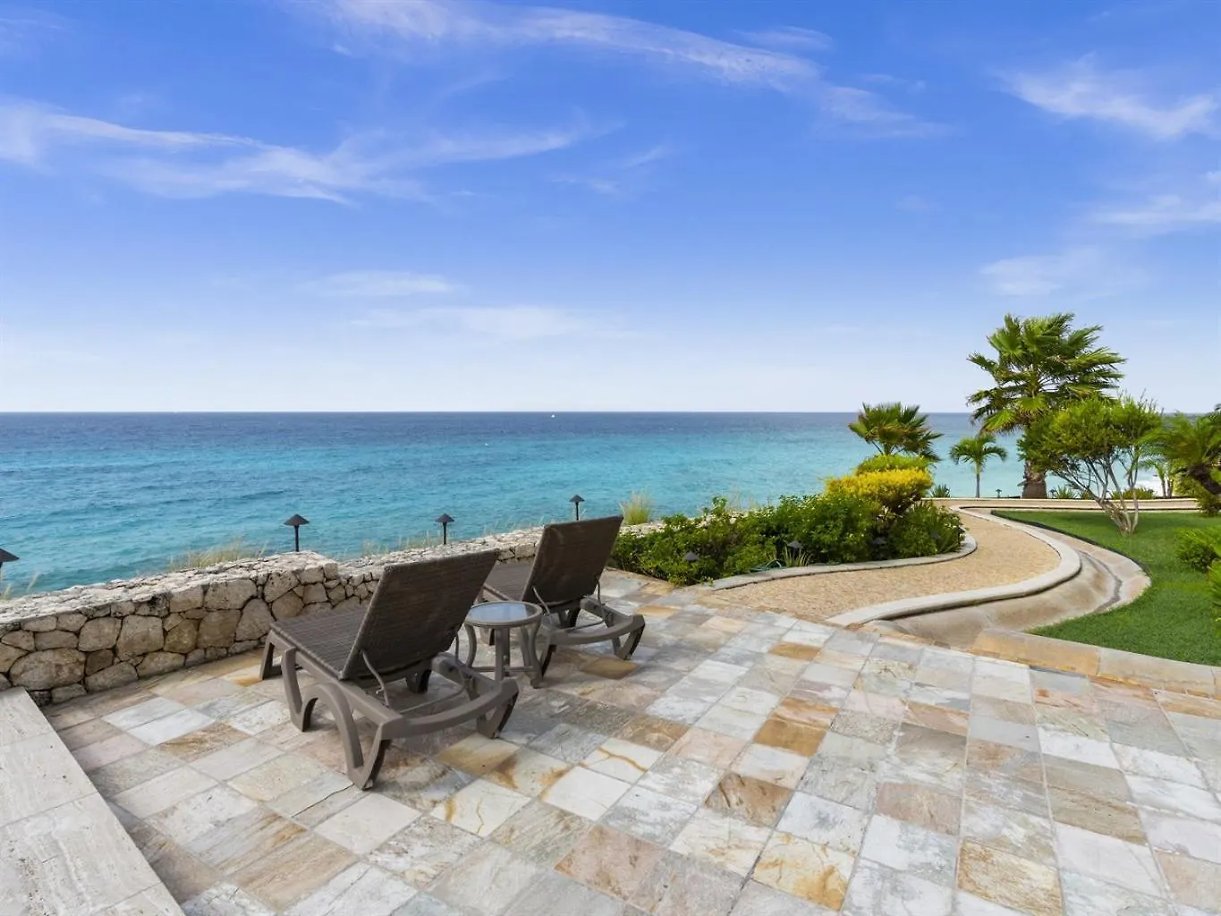 Crystal Waters Condo Lowlands Aparthotel
