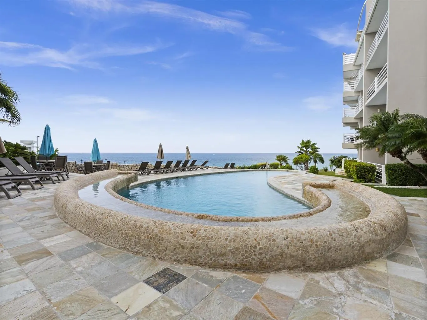 Crystal Waters Condo Lowlands